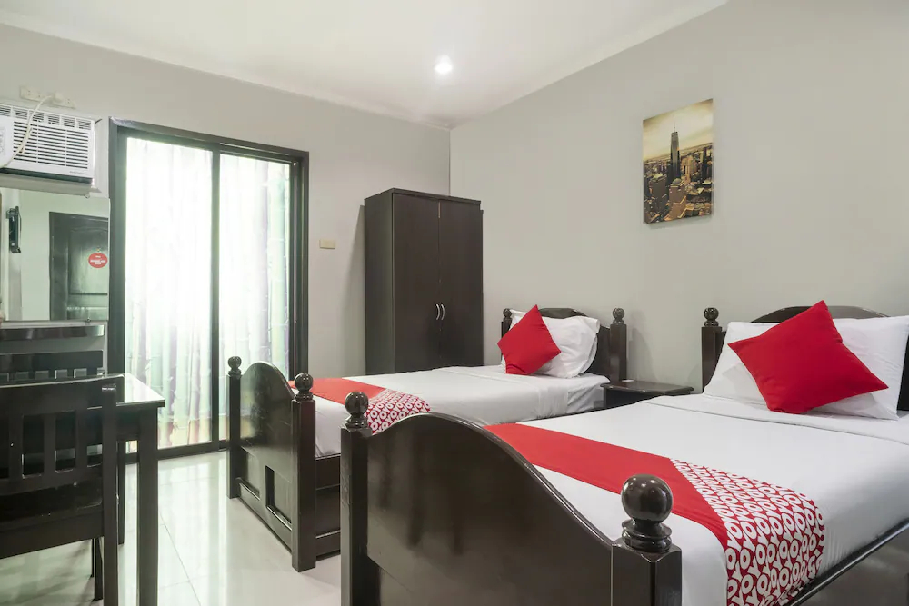 Samantha's Apartelle by OYO Rooms