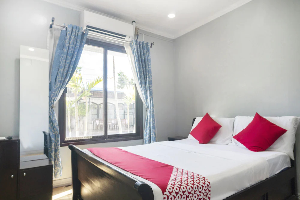 Samantha's Apartelle by OYO Rooms