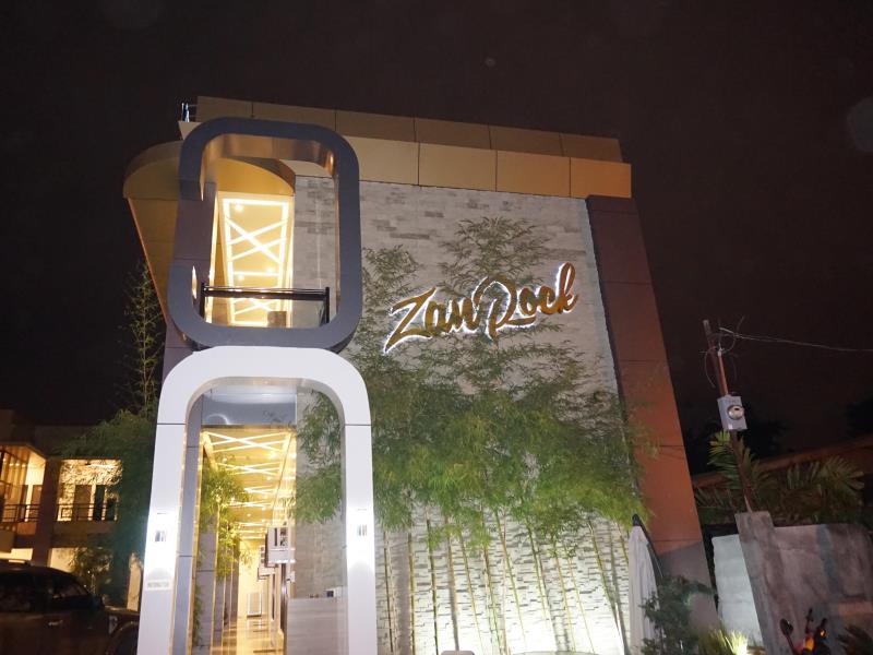Zanrock Micro Hotel