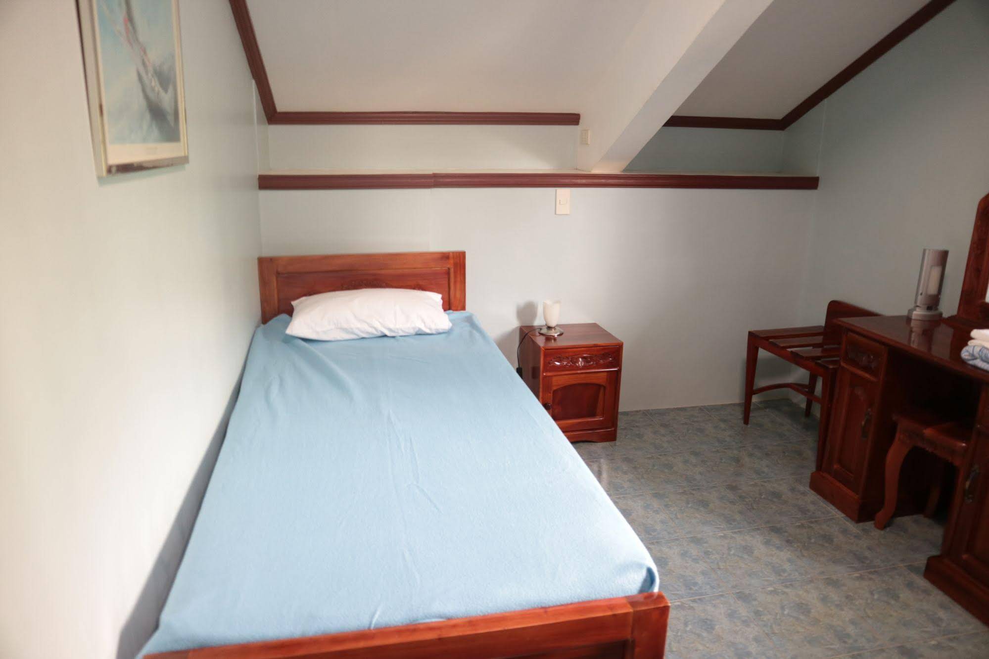 Pine Haven Hotel