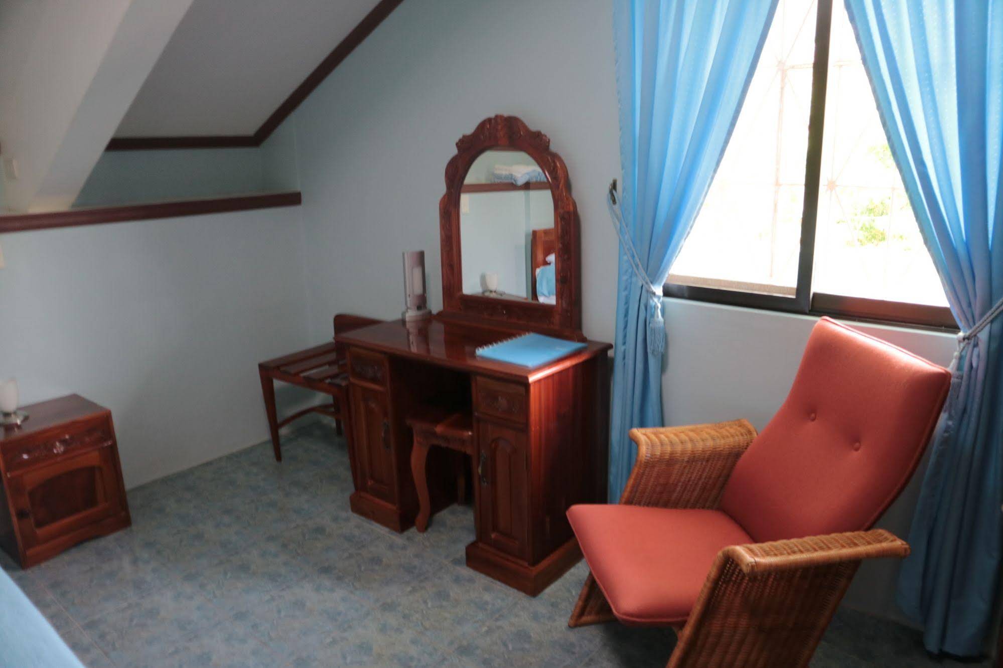 Pine Haven Hotel