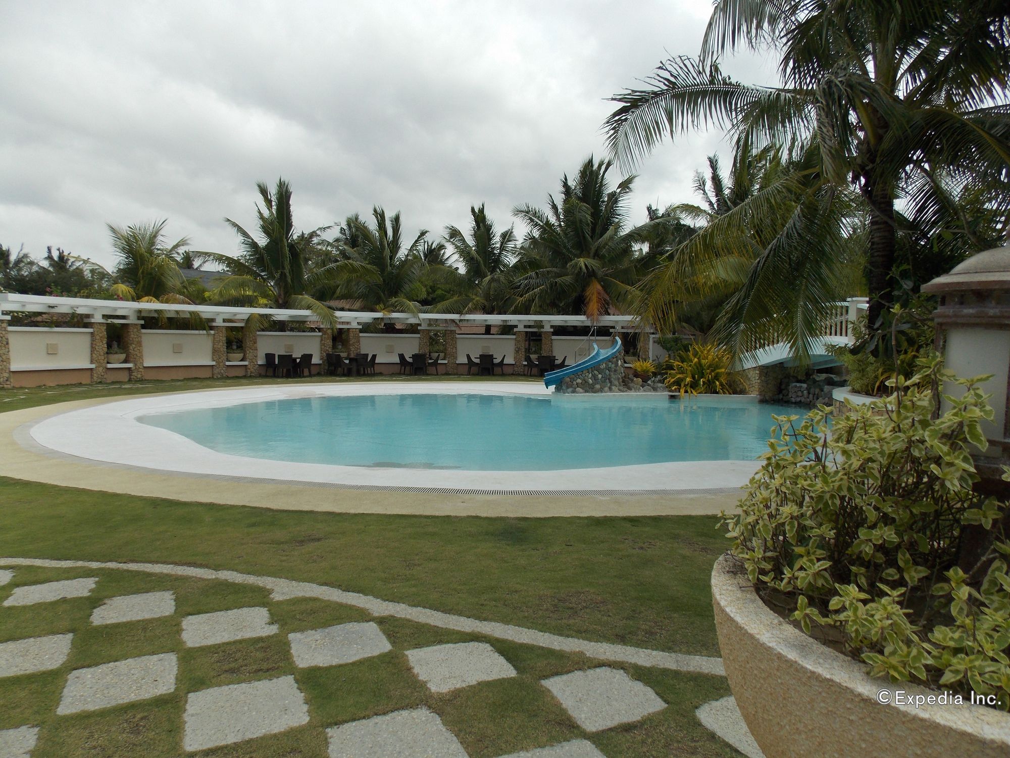 Bearland Paradise Resort