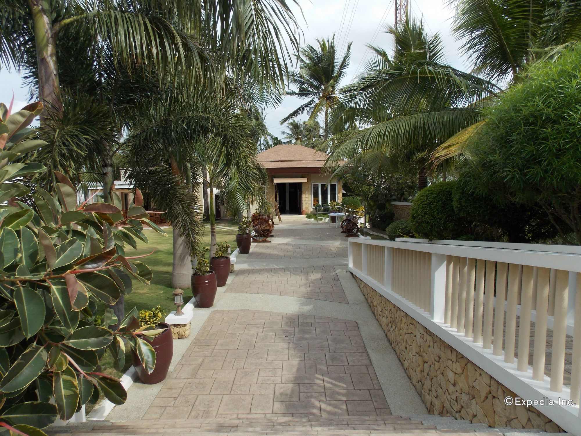 Bearland Paradise Resort