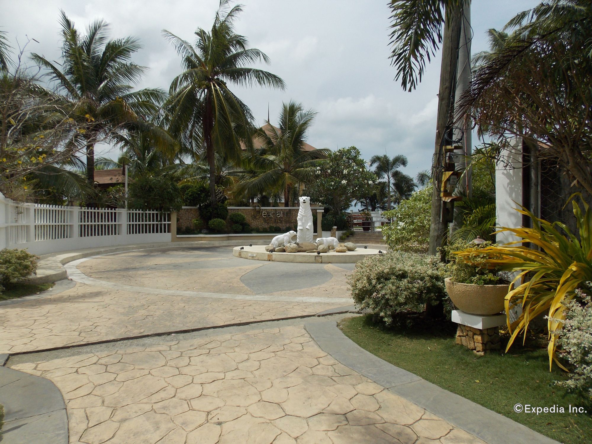 Bearland Paradise Resort
