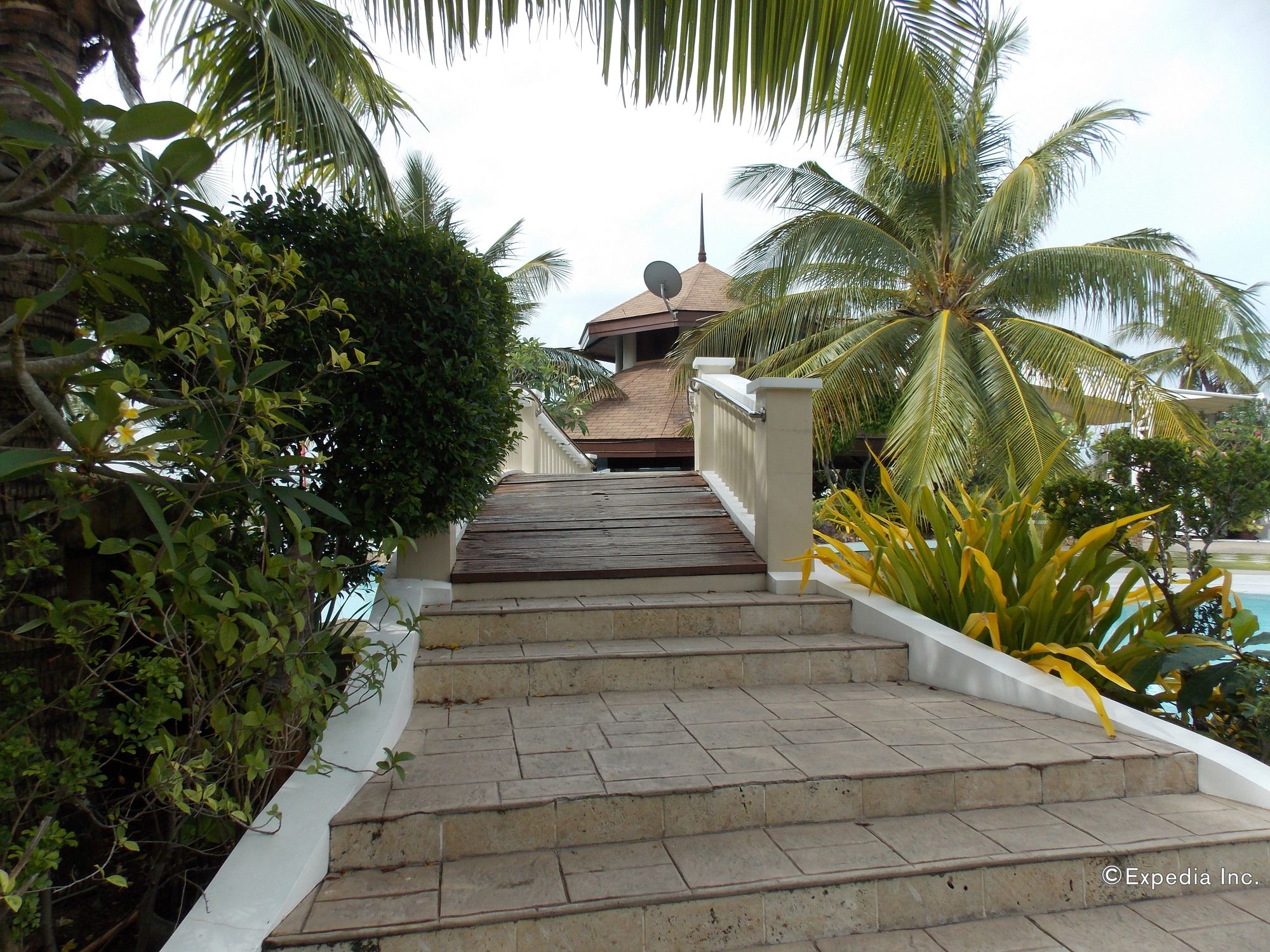 Bearland Paradise Resort