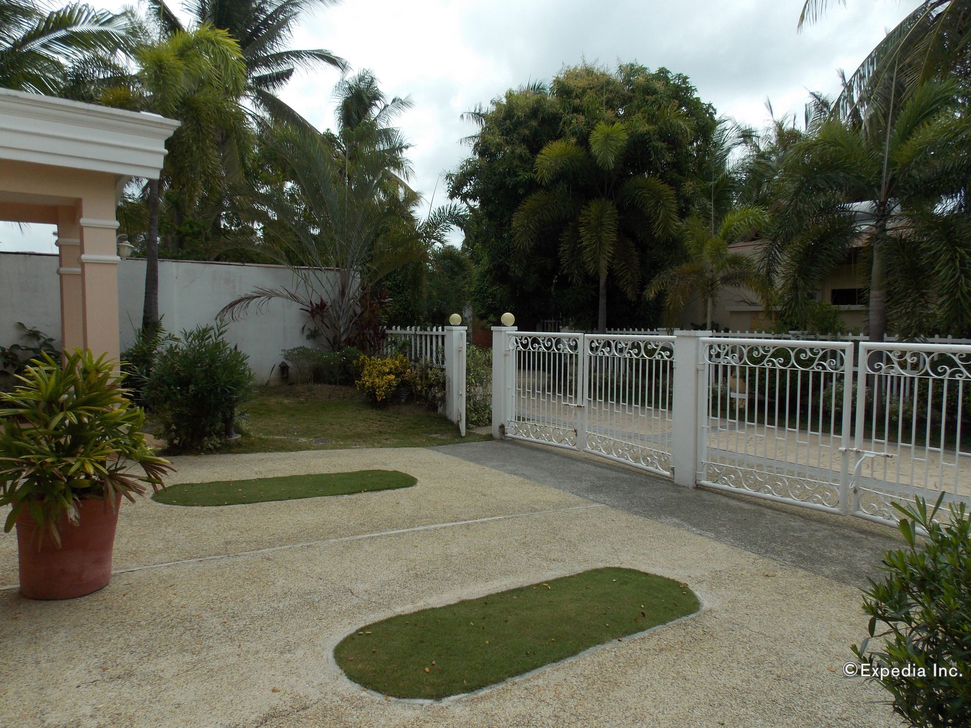 Bearland Paradise Resort