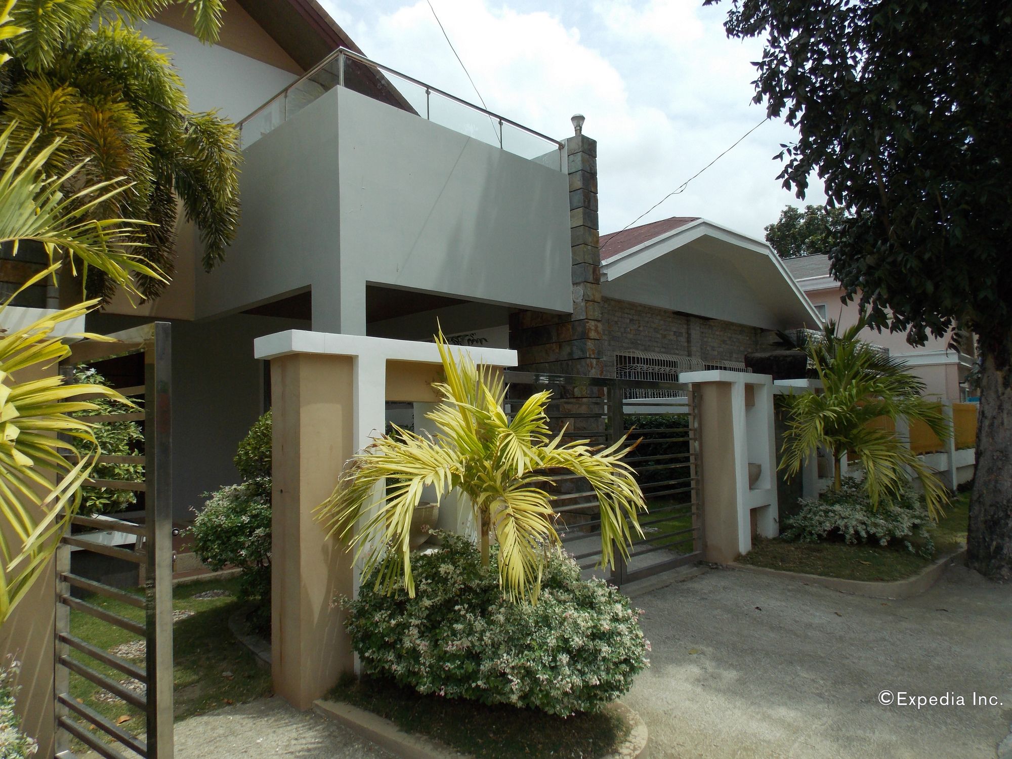 Bearland Paradise Resort