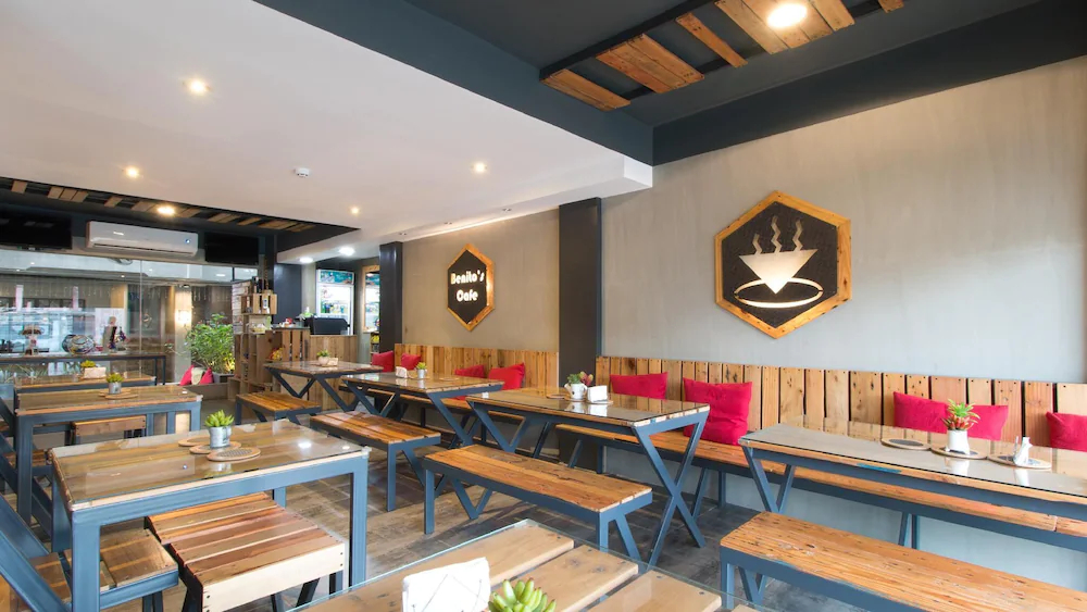 Bhive Hotel by RedDoorz