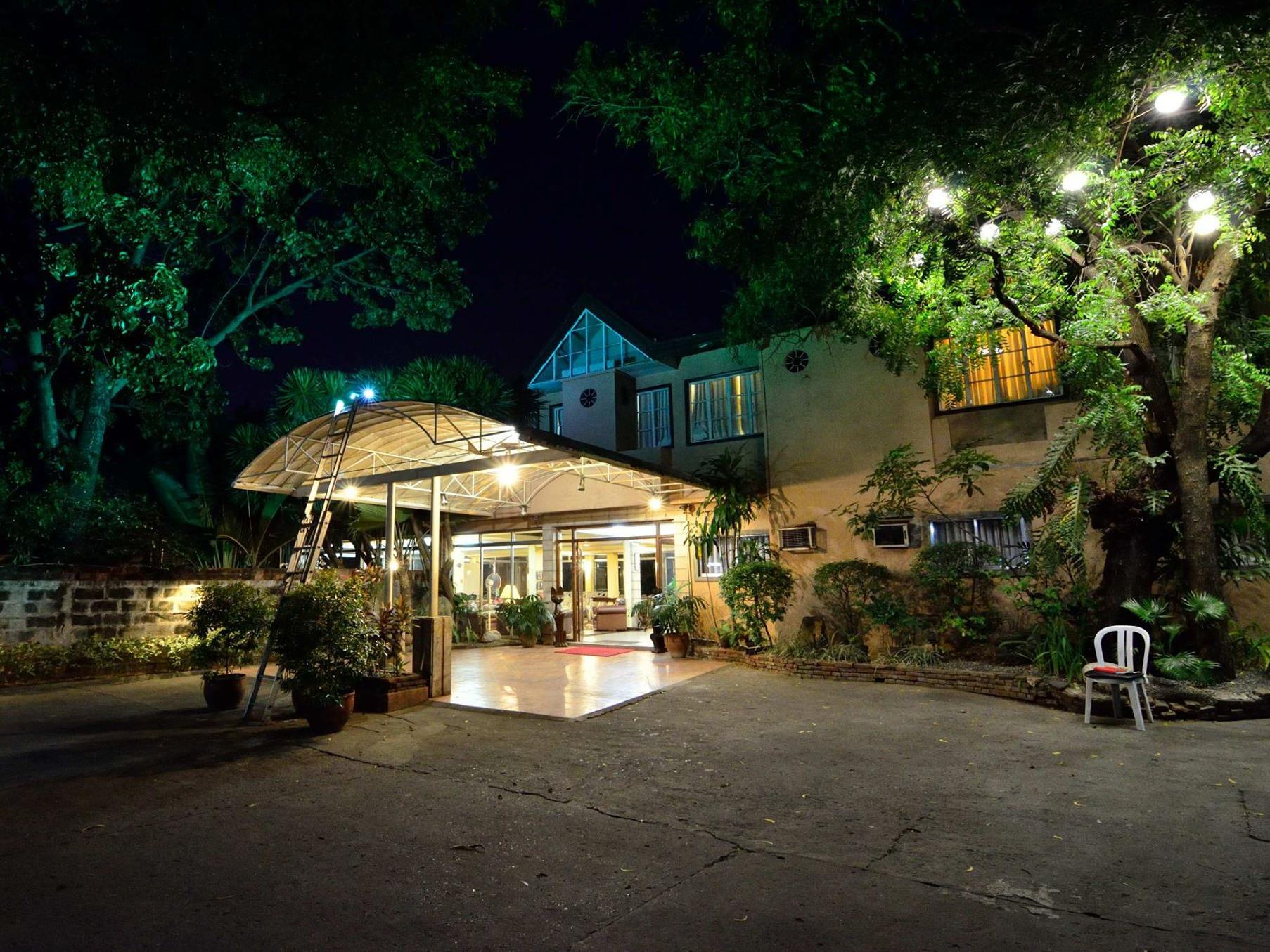 Chitos Hotel