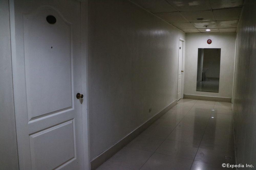 RedDoorz at City Corporate Inn Iloilo