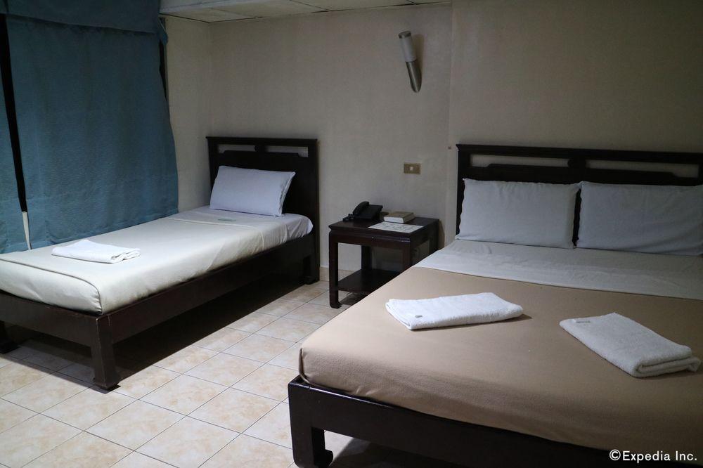 RedDoorz at City Corporate Inn Iloilo