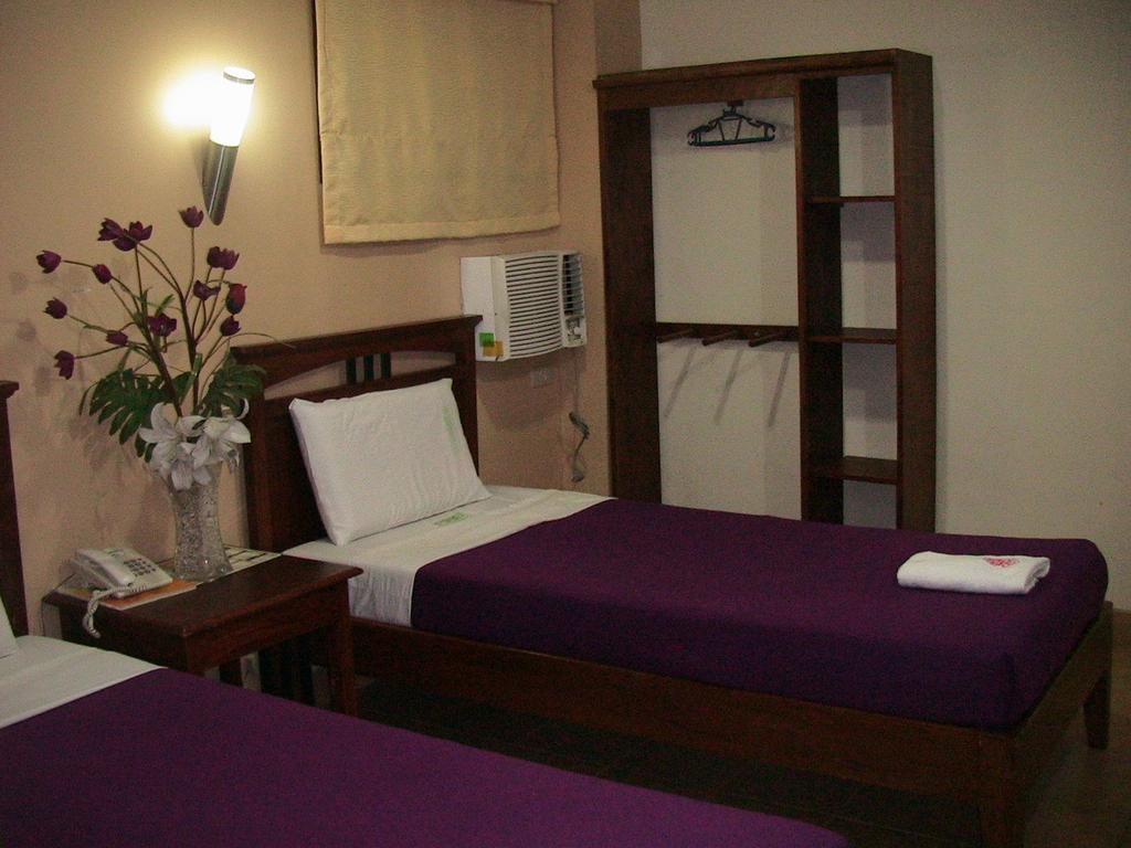 RedDoorz at City Corporate Inn Iloilo
