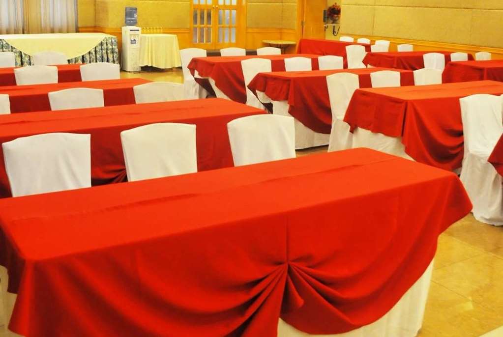 Days Hotel by Wyndham Iloilo