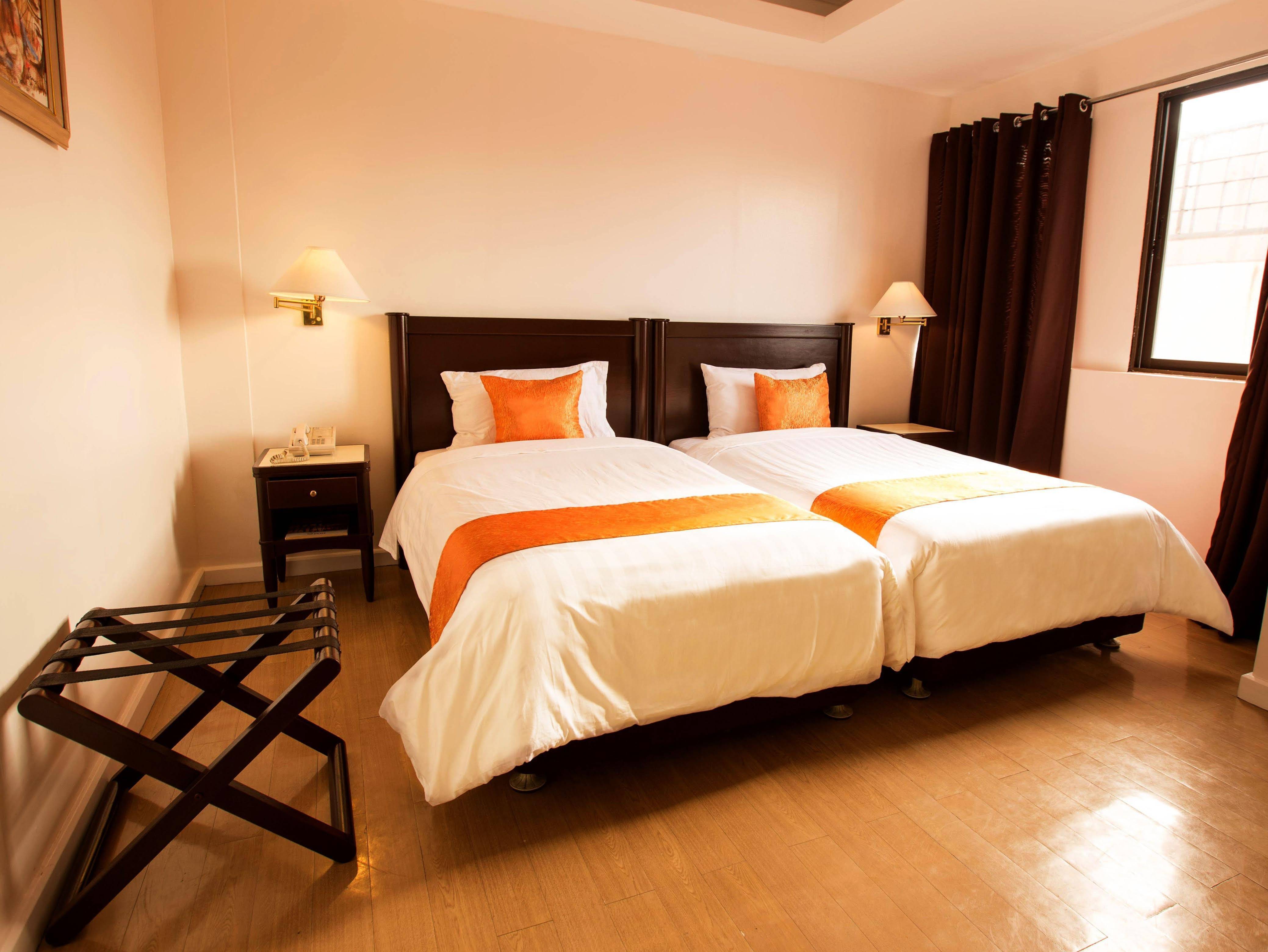 Harbor Town Hotel