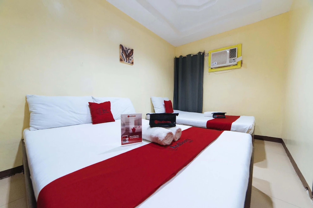 Iloilo Budget Inn by RedDoorz