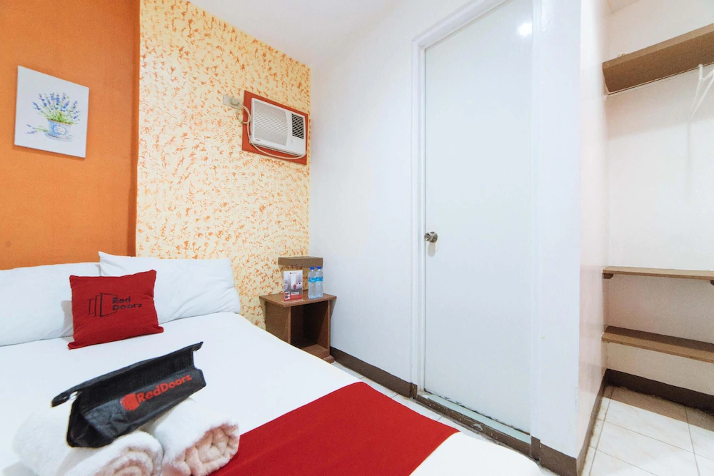 Iloilo Budget Inn by RedDoorz