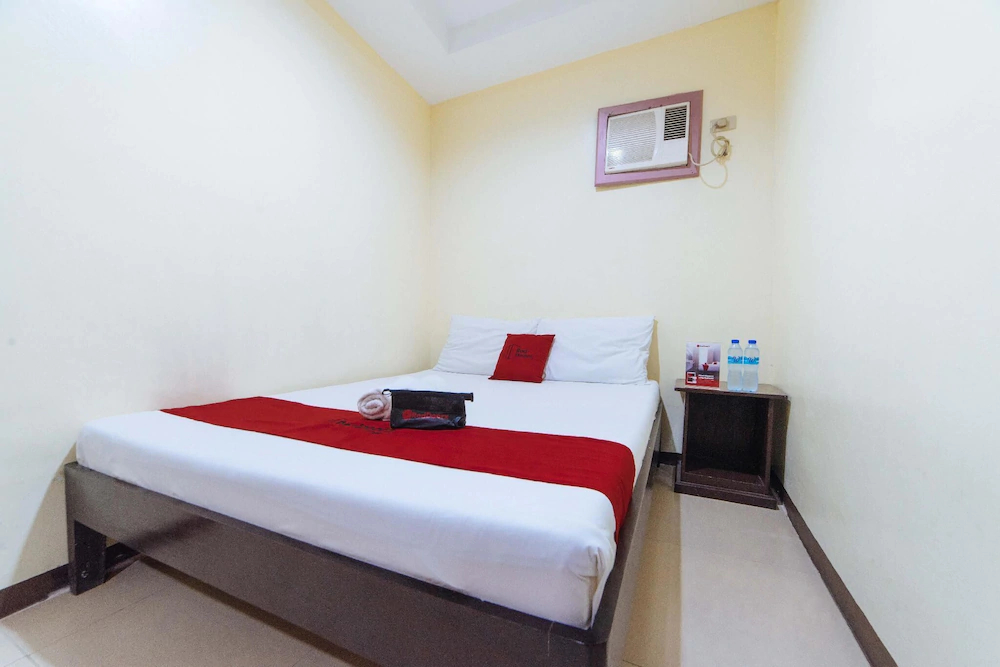 Iloilo Budget Inn by RedDoorz