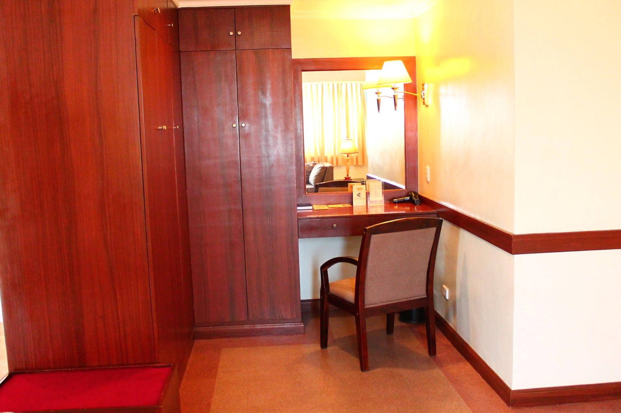 Iloilo Business Hotel
