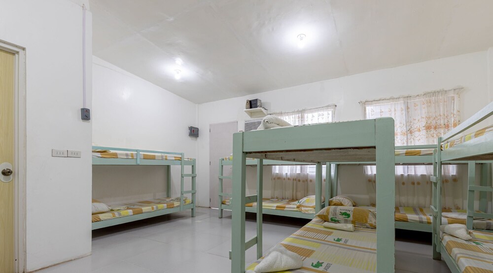 Iloilo Paraw Beach Resort by ZEN Rooms