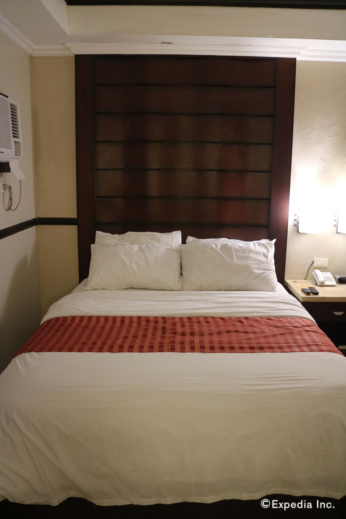 MO2 Westown Hotel Iloilo