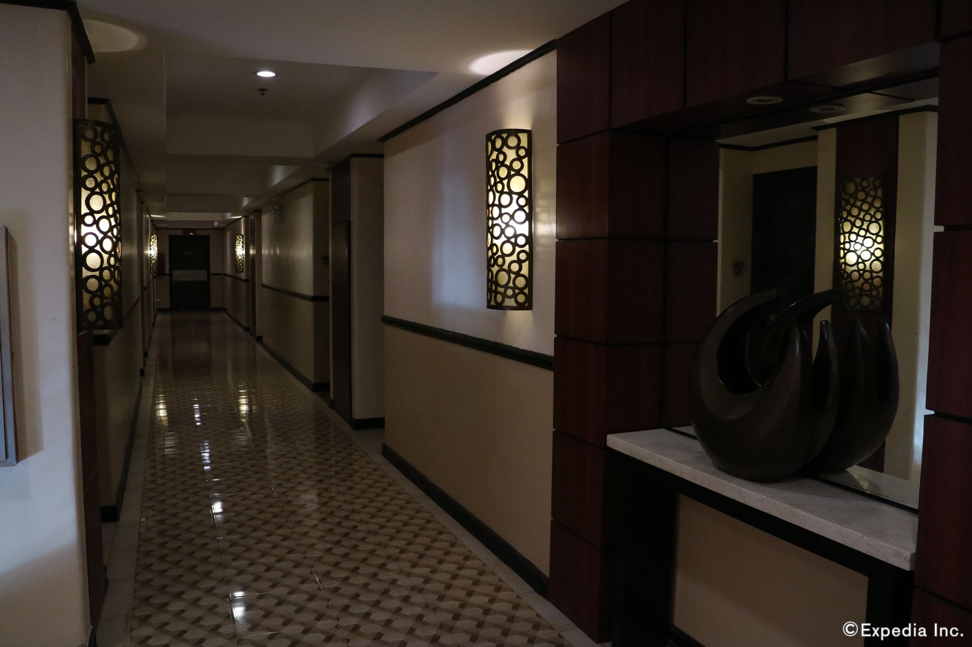 MO2 Westown Hotel Iloilo