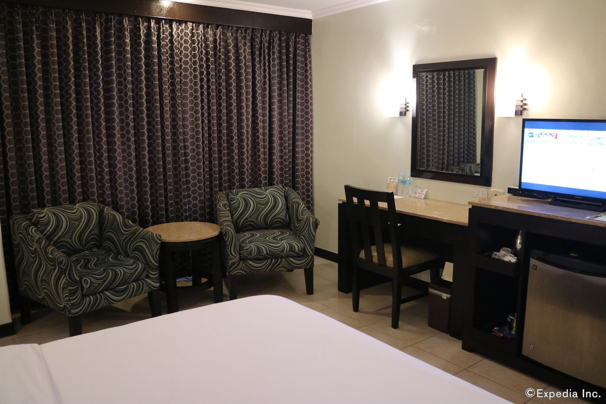 MO2 Westown Hotel Iloilo