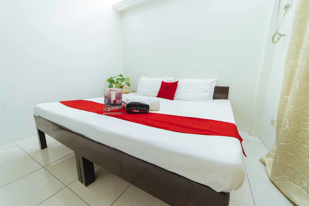 RedDoorz @ Ledesco Avenue Lapaz Iloilo
