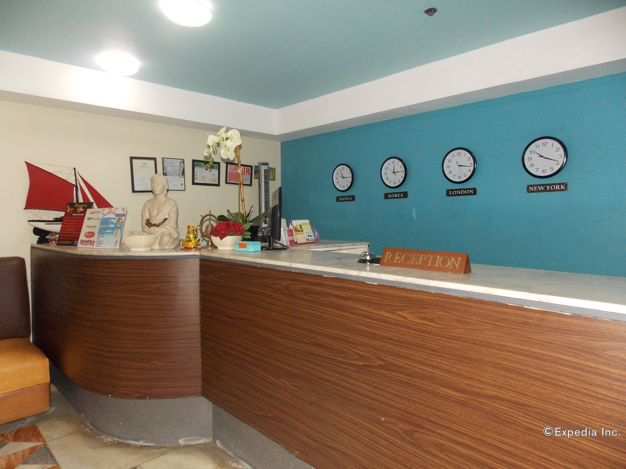 Regatta Hotel