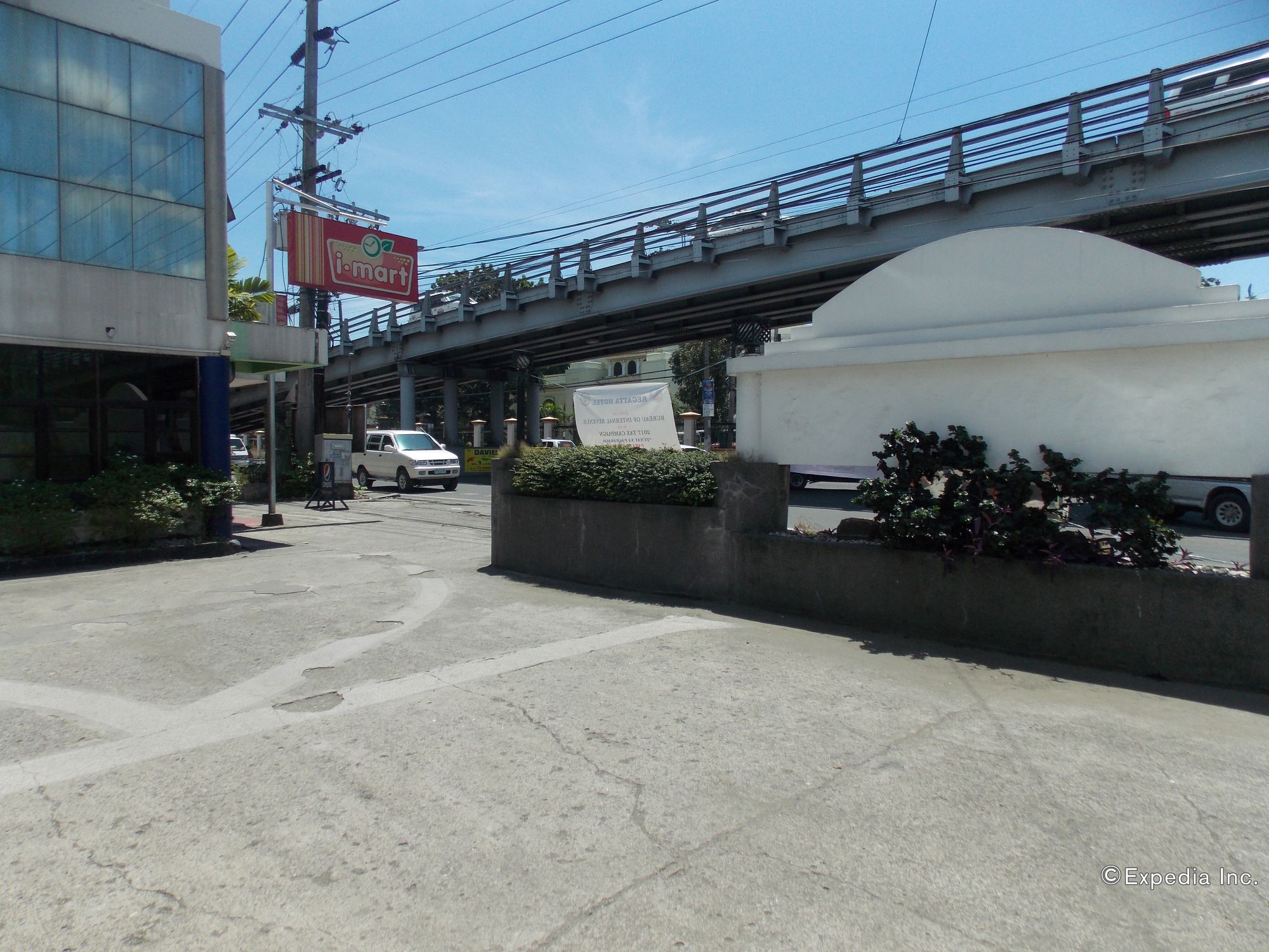 Regatta Hotel