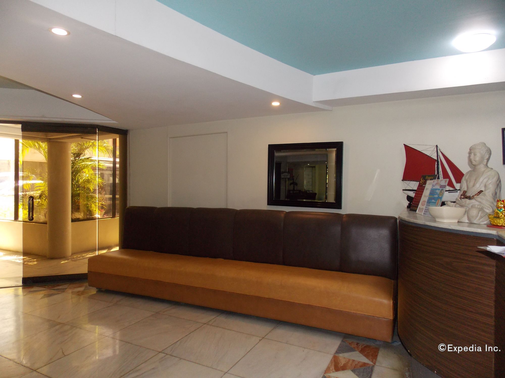 Regatta Hotel