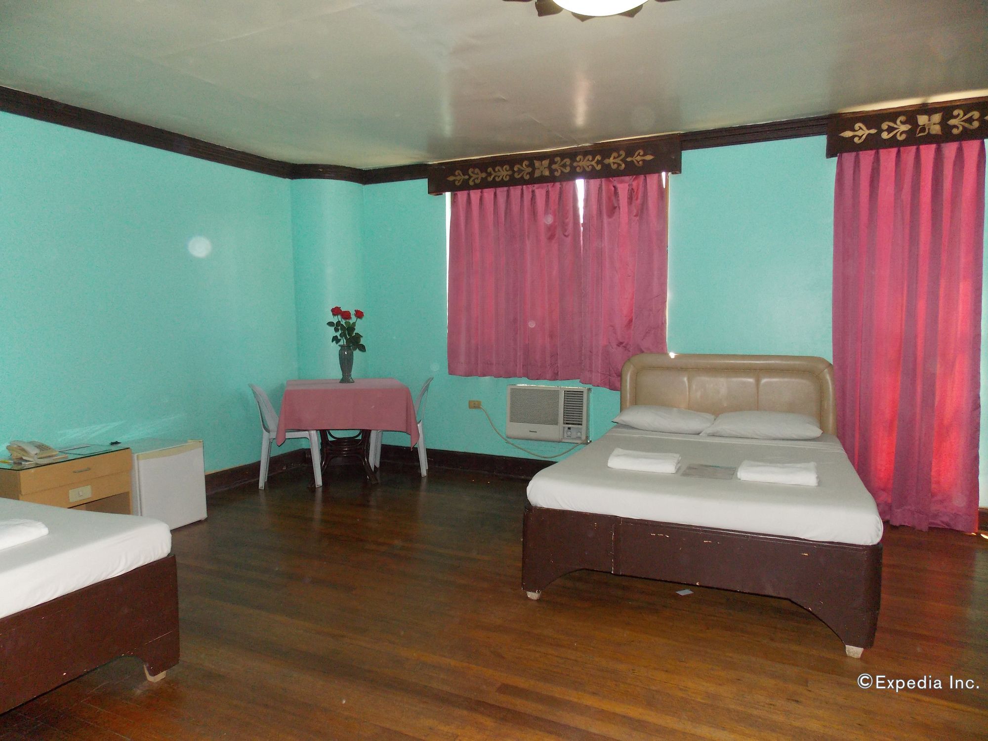 Regatta Hotel
