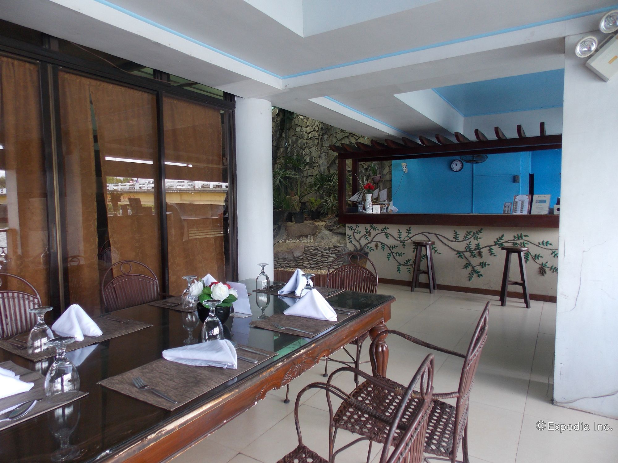 Regatta Hotel