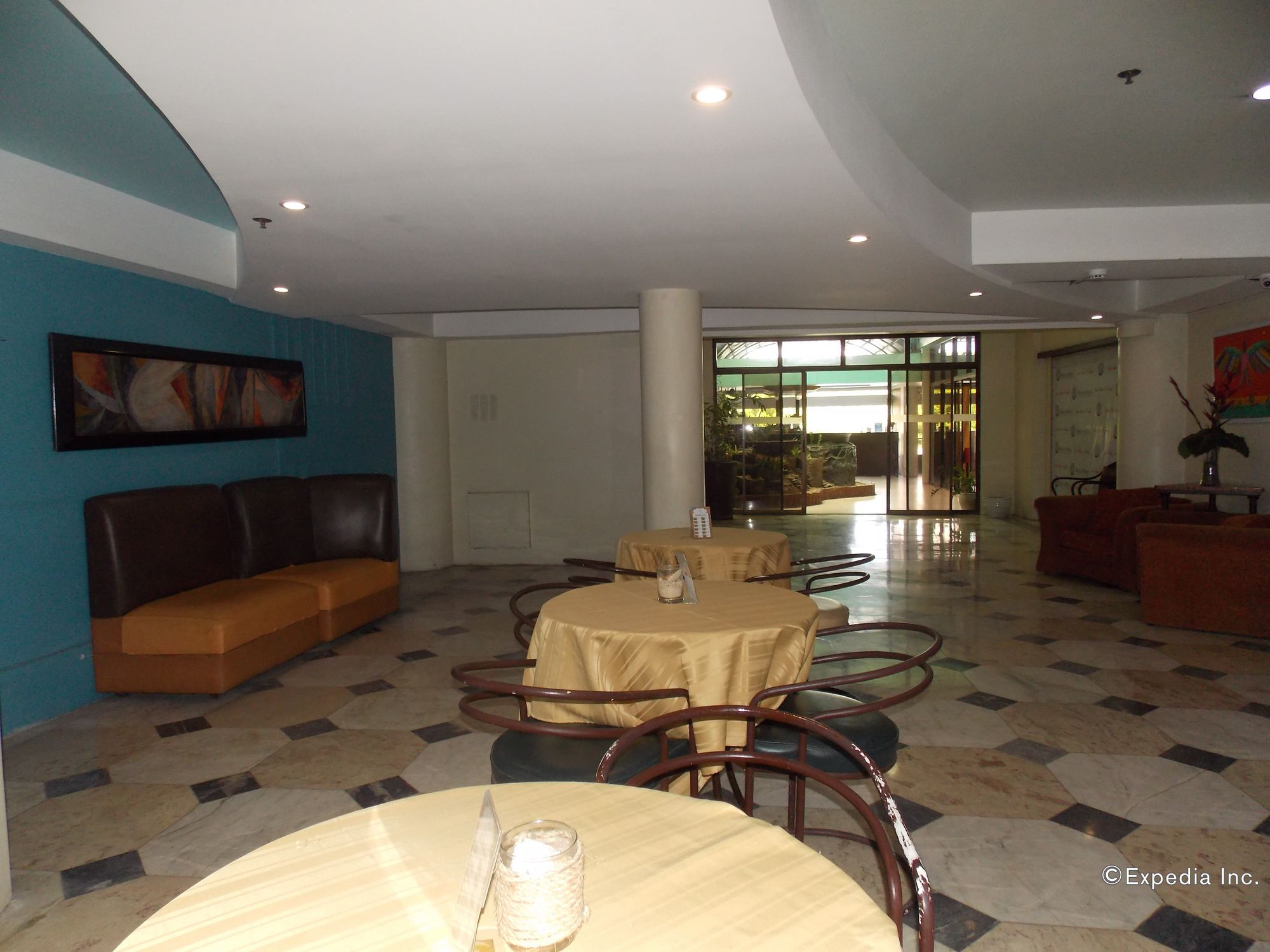 Regatta Hotel