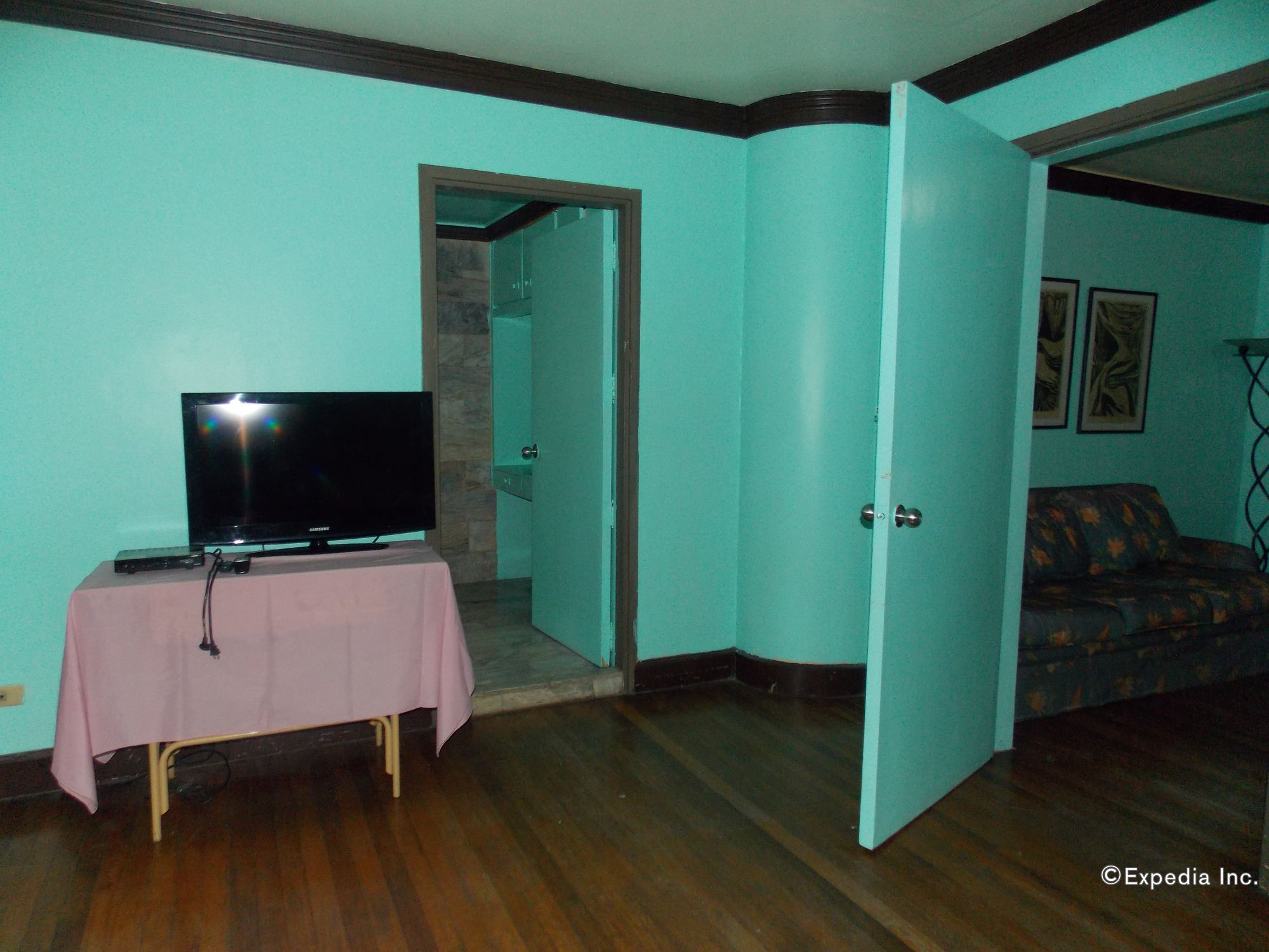 Regatta Hotel