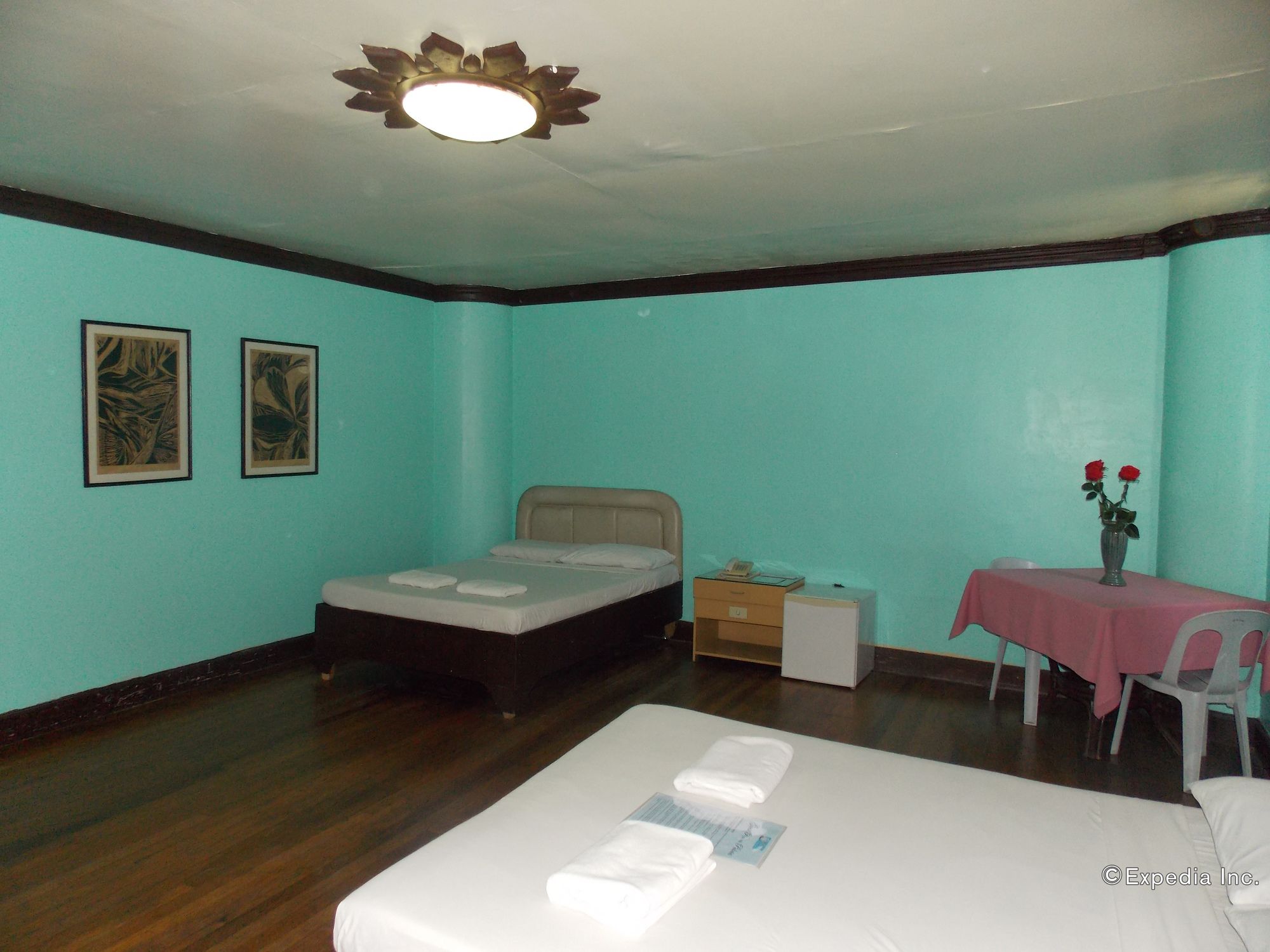 Regatta Hotel