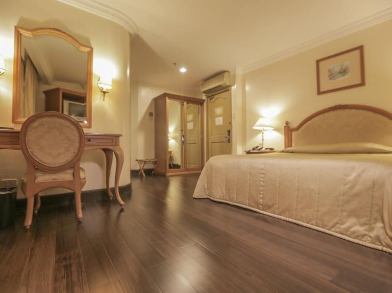 The Grand Dame Hotel