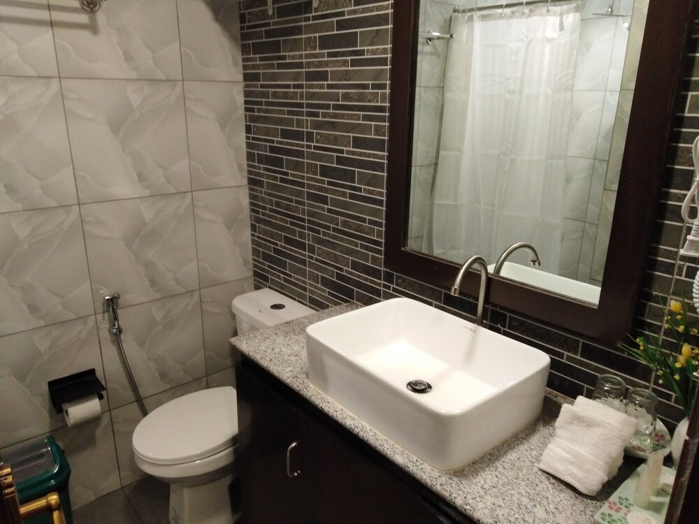 Venezia Suites Hotel