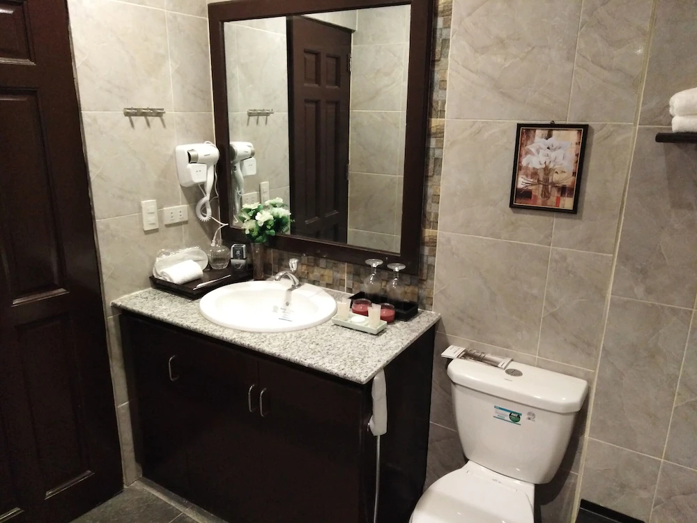 Venezia Suites Hotel