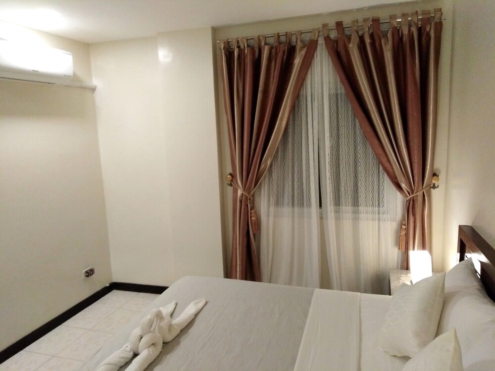 Venezia Suites Hotel