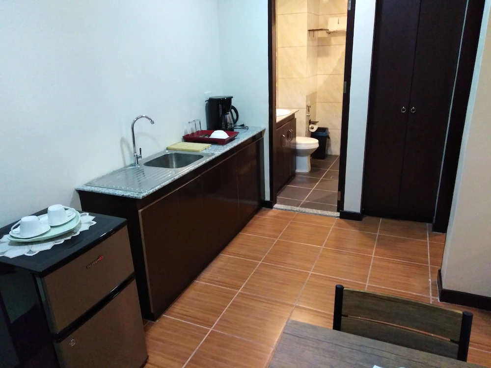 Venezia Suites Hotel