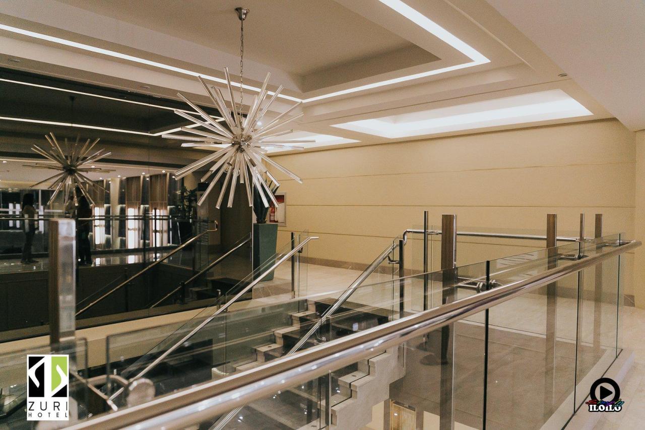 Zuri Hotel