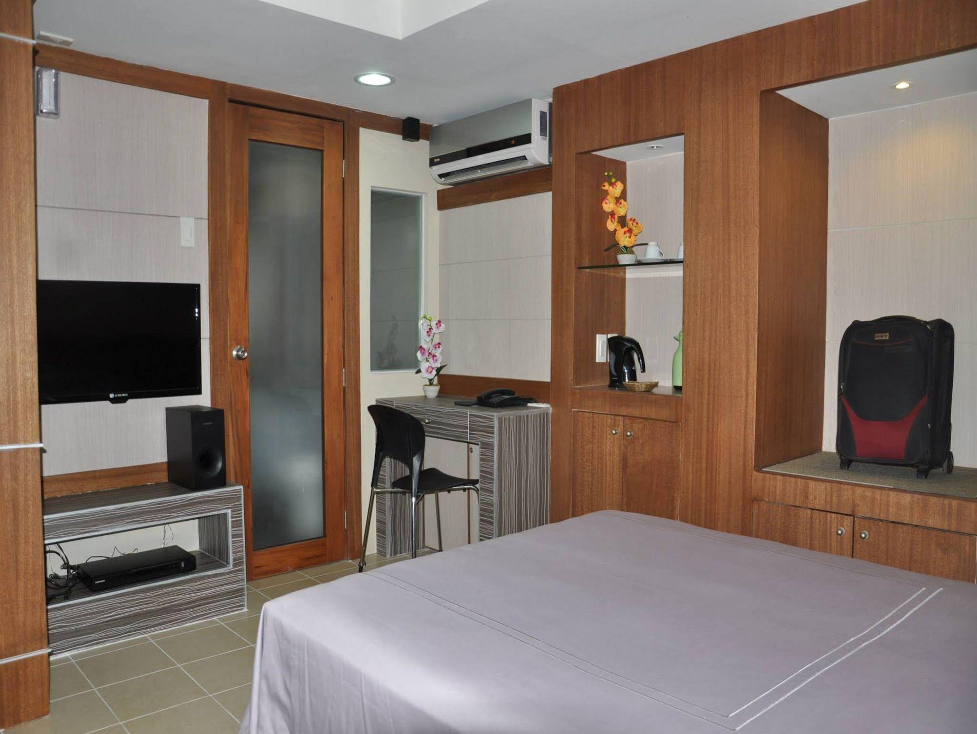 Casa Verde Hotel and Events Center