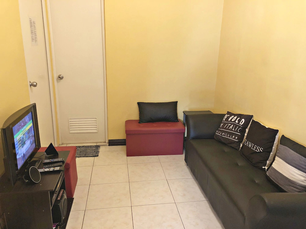 Kalayaan Transient House
