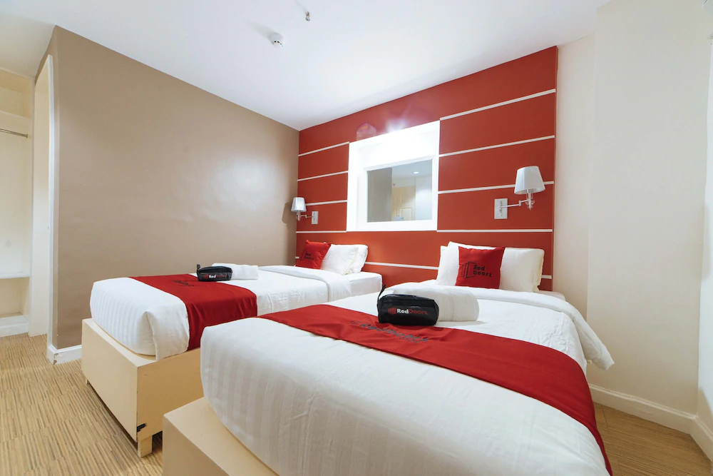 Hotel Metro by RedDoorz
