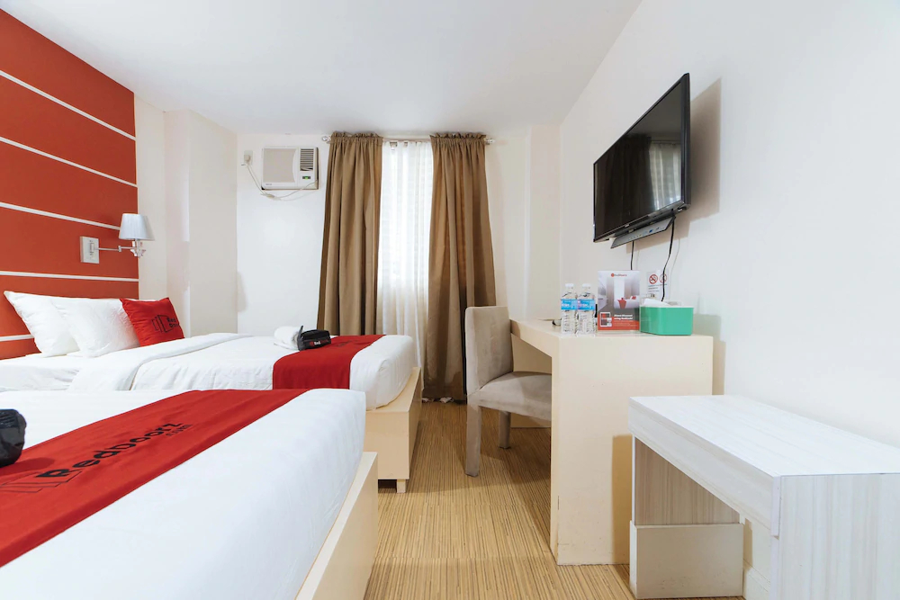 Hotel Metro by RedDoorz