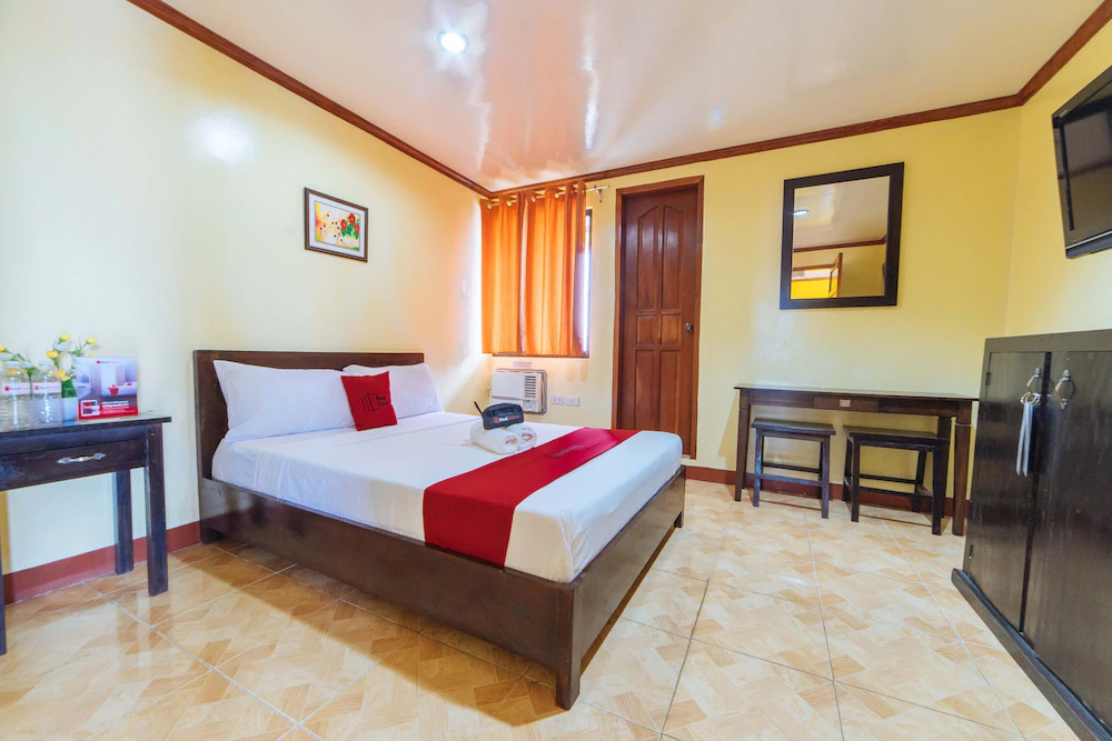 Starline Travellers Inn by RedDoorz