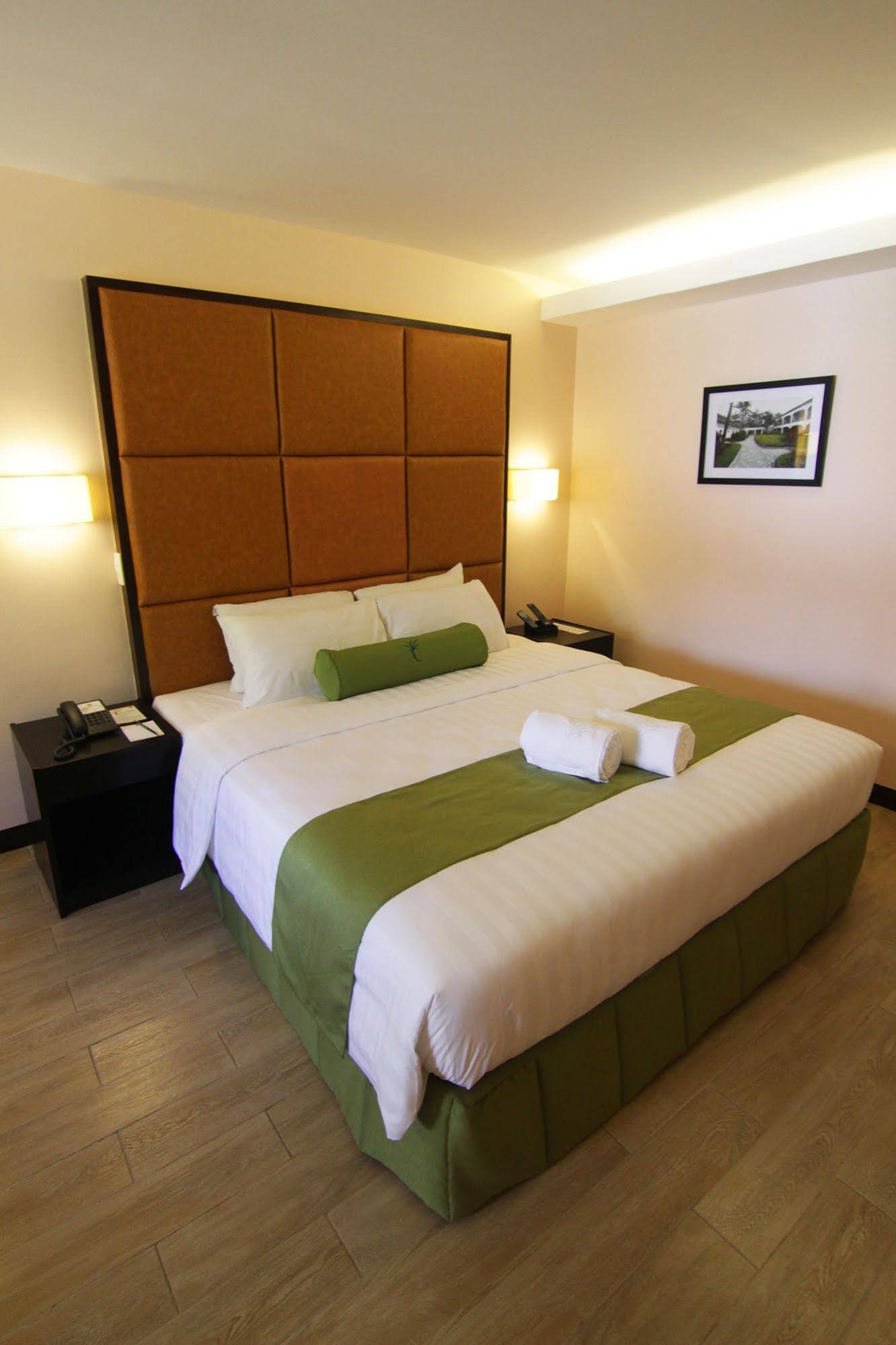 Island Cove Hotel and Leisure Park