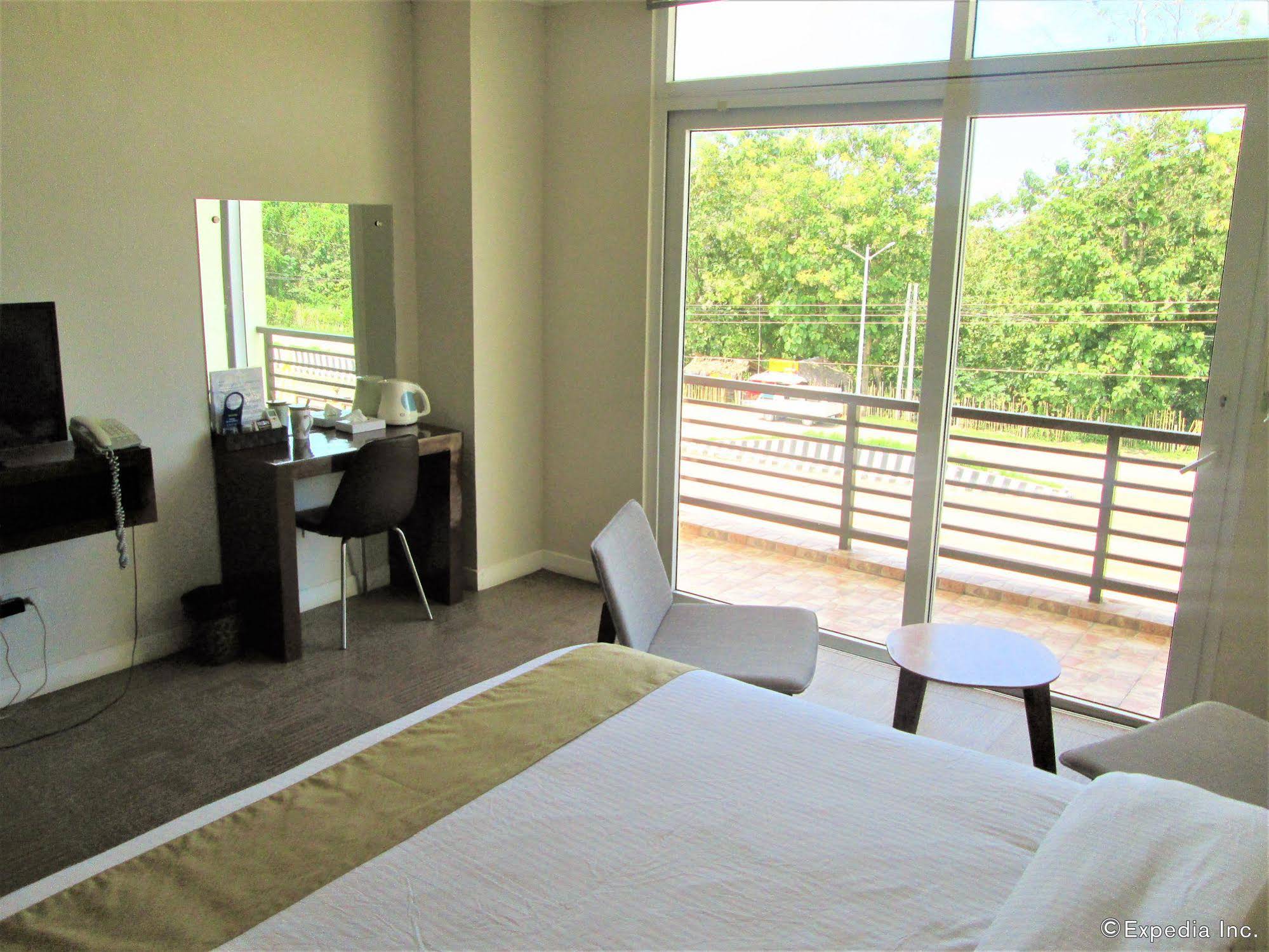 Lohas Airport Hotel