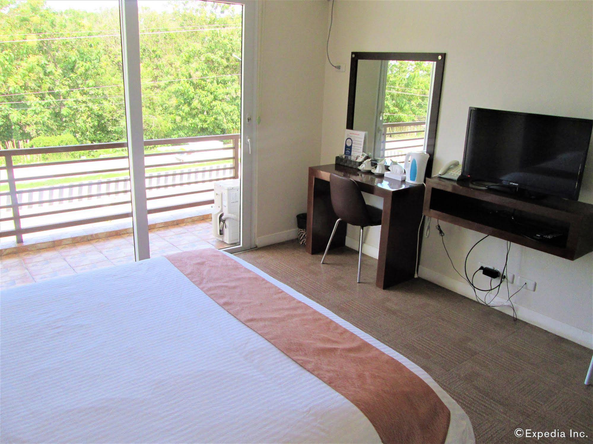 Lohas Airport Hotel