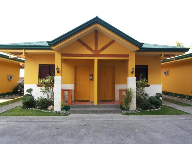 Farm Side Hotel